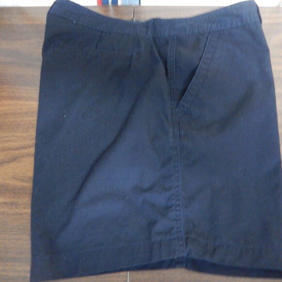 Shorts - Picture 3 of 3